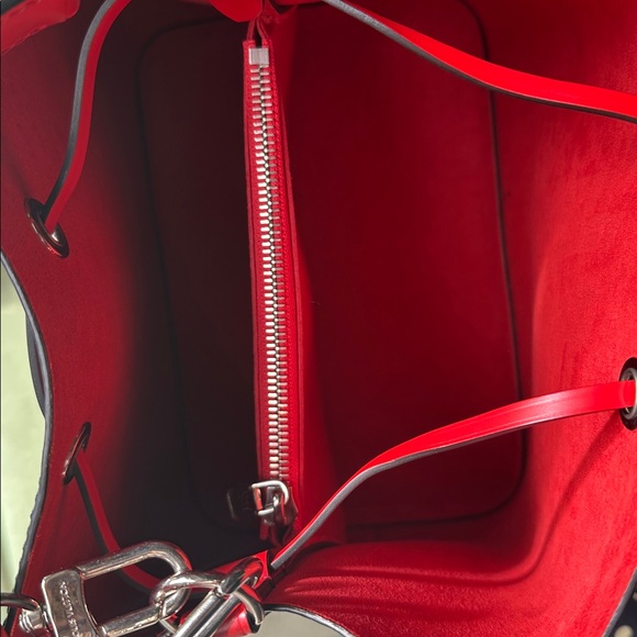 Louis Vuitton NeoNoe Epi Bucket bag - Picture 7 of 9